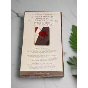 Modern Romance‎ Boutonniere / Corsage Magnets